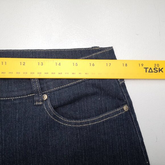 Simon Chang Denim Ladies Size 16 Dark Wash Straight Leg Blue Jeans - Picture 11 of 13